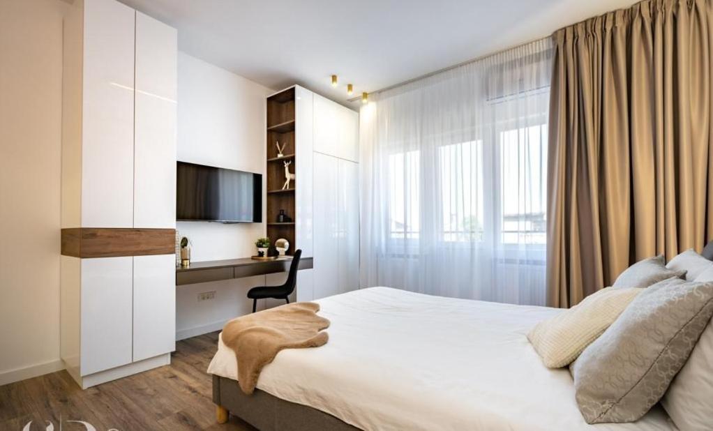 Majestic Apartament With View In Magheru Boekarest Buitenkant foto